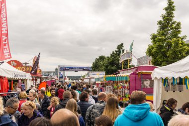 Kiel, Almanya - 19 Haziran 2016: Kieler Woche 2016 'nın ikinci gününün izleri