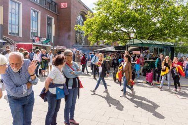 Kiel, Almanya - 21 Haziran 2016: Kieler Woche 2016 'da müzisyenler 