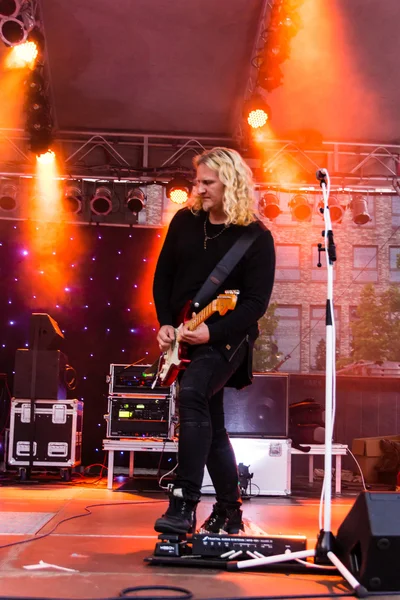 Kiel, Almanya - 21 Haziran 2016: The Red Hot Chilli Pepper cover Band 