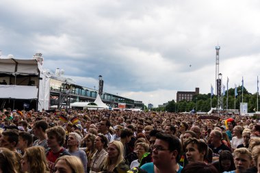 Kiel, Almanya - 26 Haziran 2016: Almanya Futbol Maçı Kamu Gösterimi - Kieler Haftası sırasında Slovakya