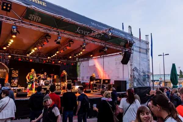 Kiel, Almanya - 21 Haziran 2016: The Red Hot Chilli Pepper cover Band 