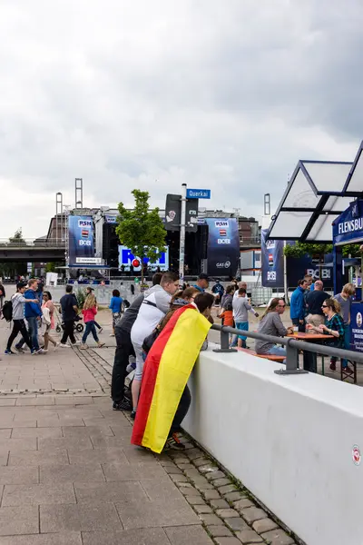 Kiel Niemcy Czerwca 2016 Oglądanie Meczu Piłki Nożnej Niemcy Słowacja — Zdjęcie stockowe