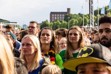 Kiel, Almanya - 26 Haziran 2016: Almanya Futbol Maçı Kamu Gösterimi - Kieler Haftası sırasında Slovakya 