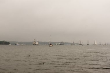 Kiel, Almanya - 25 Haziran 2016: Kiel Haftası 'nda Uzun Gemi Yürüyüşü İzlenimleri 