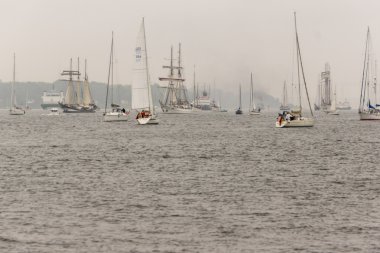 Kiel, Almanya - 25 Haziran 2016: Kiel Haftası 'nda Uzun Gemi Yürüyüşü İzlenimleri 