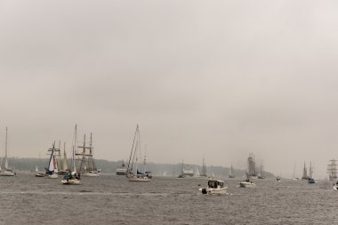 Kiel, Almanya - 25 Haziran 2016: Kiel Haftası 'nda Uzun Gemi Yürüyüşü İzlenimleri 