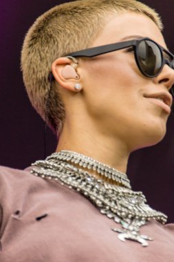 Kiel, Almanya - 24 Haziran 2016: Kieler Haftası 'nda Bando Frida Gold çalıyor