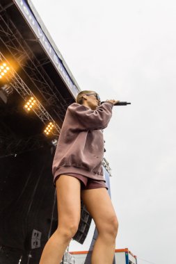 Kiel, Almanya - 24 Haziran 2016: Kieler Haftası 'nda Bando Frida Gold çalıyor