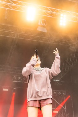 Kiel, Almanya - 24 Haziran 2016: Kieler Haftası 'nda Bando Frida Gold çalıyor