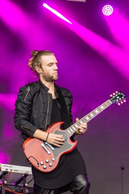 Kiel, Almanya - 24 Haziran 2016: Kieler Haftası 'nda Bando Frida Gold çalıyor