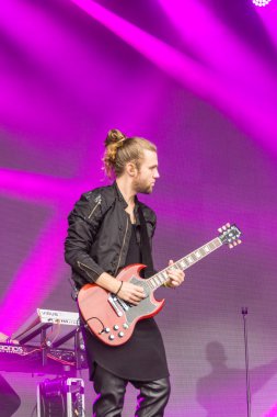 Kiel, Almanya - 24 Haziran 2016: Kieler Haftası 'nda Bando Frida Gold çalıyor