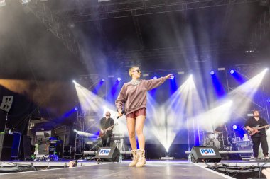 Kiel, Almanya - 24 Haziran 2016: Kieler Haftası 'nda Bando Frida Gold çalıyor