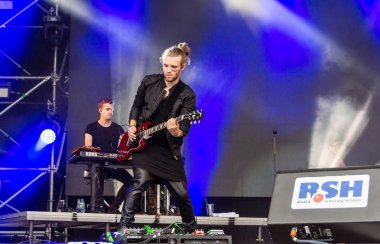 Kiel, Almanya - 24 Haziran 2016: Kieler Haftası 'nda Bando Frida Gold çalıyor