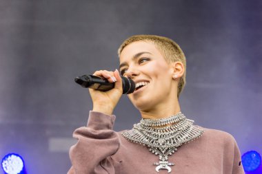 Kiel, Almanya - 24 Haziran 2016: Kieler Haftası 'nda Bando Frida Gold çalıyor