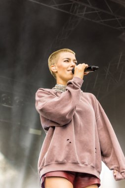 Kiel, Almanya - 24 Haziran 2016: Kieler Haftası 'nda Bando Frida Gold çalıyor