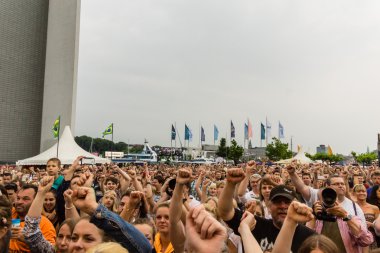 Kiel, Almanya - 24 Haziran 2016: Kieler Haftası 'nda Bando Frida Gold çalıyor