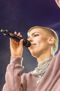 Kiel, Almanya - 24 Haziran 2016: Kieler Haftası 'nda Bando Frida Gold çalıyor