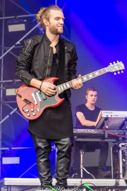 Kiel, Almanya - 24 Haziran 2016: Kieler Haftası 'nda Bando Frida Gold çalıyor