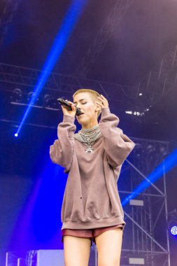 Kiel, Almanya - 24 Haziran 2016: Kieler Haftası 'nda Bando Frida Gold çalıyor