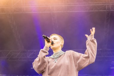 Kiel, Almanya - 24 Haziran 2016: Kieler Haftası 'nda Bando Frida Gold çalıyor