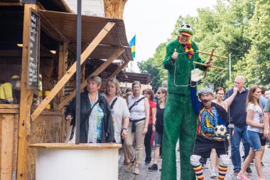 Kiel, Almanya - 24 Haziran 2016: Kieler Woche 2016 Uluslararası Pazarı 'ndan izlenimler