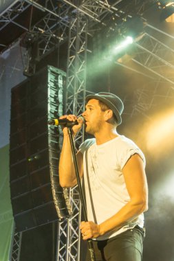 Kiel, Almanya - 24 Haziran 2016: Kieler Haftası 'nda Jüpiter Jones Grubu çalıyor