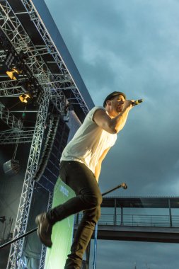 Kiel, Almanya - 24 Haziran 2016: Kieler Haftası 'nda Jüpiter Jones Grubu çalıyor