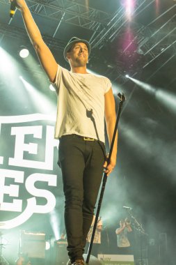 Kiel, Almanya - 24 Haziran 2016: Kieler Haftası 'nda Jüpiter Jones Grubu çalıyor