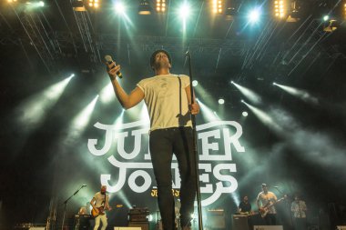 Kiel, Almanya - 24 Haziran 2016: Kieler Haftası 'nda Jüpiter Jones Grubu çalıyor