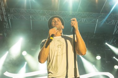 Kiel, Almanya - 24 Haziran 2016: Kieler Haftası 'nda Jüpiter Jones Grubu çalıyor