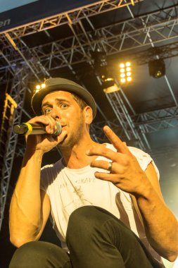 Kiel, Almanya - 24 Haziran 2016: Kieler Haftası 'nda Jüpiter Jones Grubu çalıyor