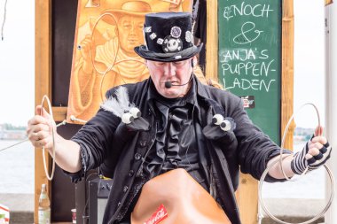 Kiel, Almanya - 23 Haziran 2016: Kieler Woche 2016 'nın Altıncı Günü İzlenimleri 