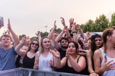 Kiel, Almanya - 23 Haziran 2016: Kieler Woche 2016 'nın altıncı gününde Ndr Stage' de 