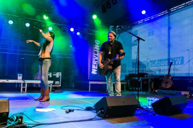 Kiel, Almanya - 22 Haziran 2016: The Band Nervling, Kieler Woche 2016 'nın beşinci gününde Netuse Stage' de sahne aldı 