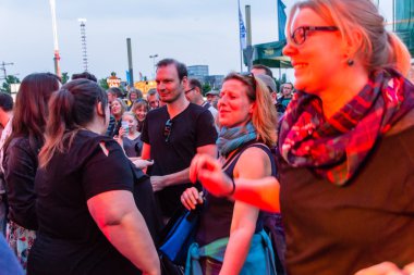 Kiel, Almanya - 22 Haziran 2016: The Band Nervling, Kieler Woche 2016 'nın beşinci gününde Netuse Stage' de sahne aldı 