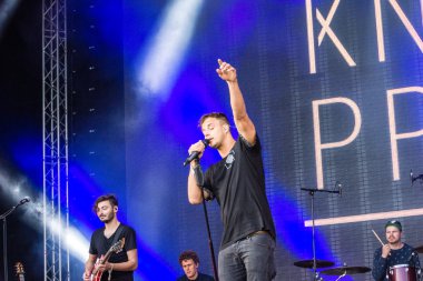 Kiel, Almanya - 26 Haziran 2016: Alexander Knappe Kieler Woche 2016 sırasında Ndr Stage 'de sahne aldı