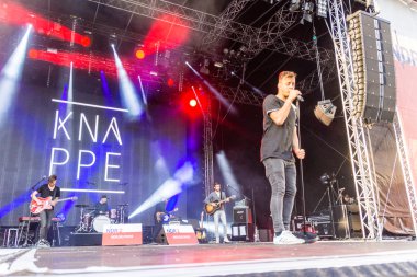 Kiel, Almanya - 26 Haziran 2016: Alexander Knappe Kieler Woche 2016 sırasında Ndr Stage 'de sahne aldı