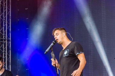 Kiel, Almanya - 26 Haziran 2016: Alexander Knappe Kieler Woche 2016 sırasında Ndr Stage 'de sahne aldı