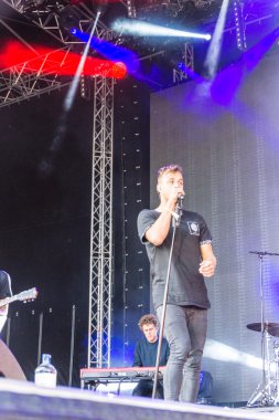 Kiel, Almanya - 26 Haziran 2016: Alexander Knappe Kieler Woche 2016 sırasında Ndr Stage 'de sahne aldı