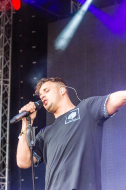 Kiel, Almanya - 26 Haziran 2016: Alexander Knappe Kieler Woche 2016 sırasında Ndr Stage 'de sahne aldı