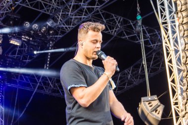 Kiel, Almanya - 26 Haziran 2016: Alexander Knappe Kieler Woche 2016 sırasında Ndr Stage 'de sahne aldı