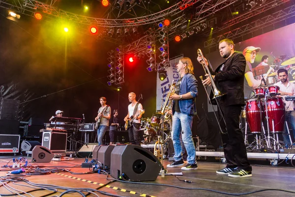 Kiel Tyskland Juni 2016 Band Heavy Tones Uppträder Rathaus Scenen — Stockfoto