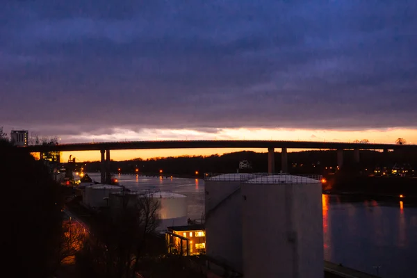 Solnedgång Över Den Höga Bron Kiel Holtenau — Stockfoto