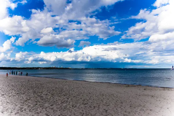 Scharbeutz sahilinde