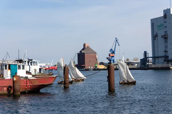 德国弗伦斯堡 2016年5月6日 2016年弗伦斯堡朗姆酒雷加特第二天的印象 包括帆船 工匠和食品摊点 — 图库照片