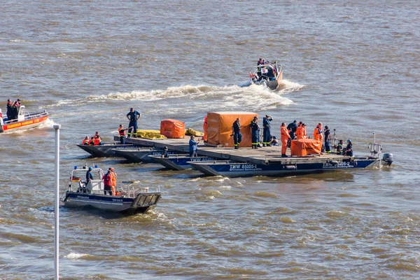 Hamburgo Alemanha Maio 2016 Demonstração Resgate Com Helicópteros Polícia Sar — Fotografia de Stock