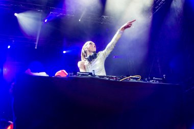 Fireworks djane tanja la croix müzik