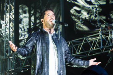 müzisyen adel Tanrıkulu