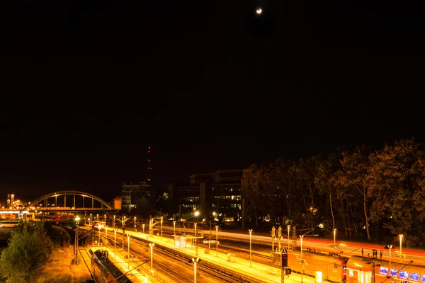 Impresiones de la luna de sangre de septiembre brillando sobre la capital del estado de Schleswig-Holstein — Foto de Stock