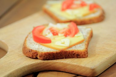 Sandviç sarımsak ile